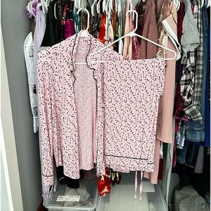 Victoria’s Secret pajama set (M)